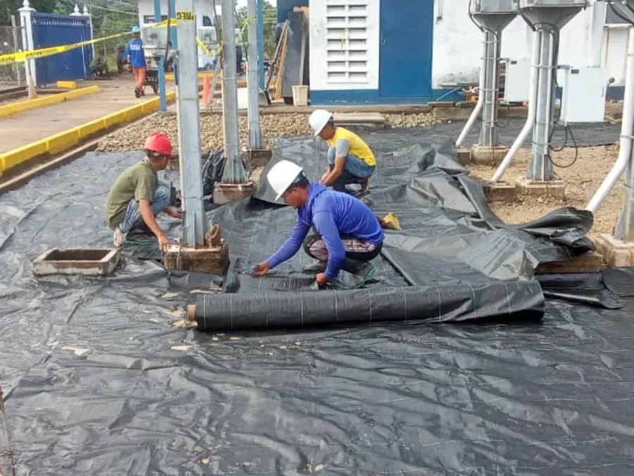 Colocación de geomembrana